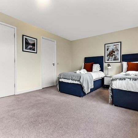 Large Group & Contractor Booking! Duplex W/Parking Milton Keynes Dış mekan fotoğraf
