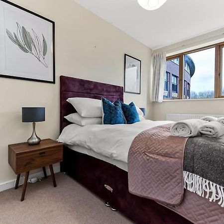 Large Group & Contractor Booking! Duplex W/Parking Milton Keynes Dış mekan fotoğraf