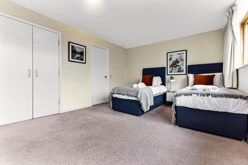 Large Group & Contractor Booking! Duplex W/Parking Milton Keynes Dış mekan fotoğraf