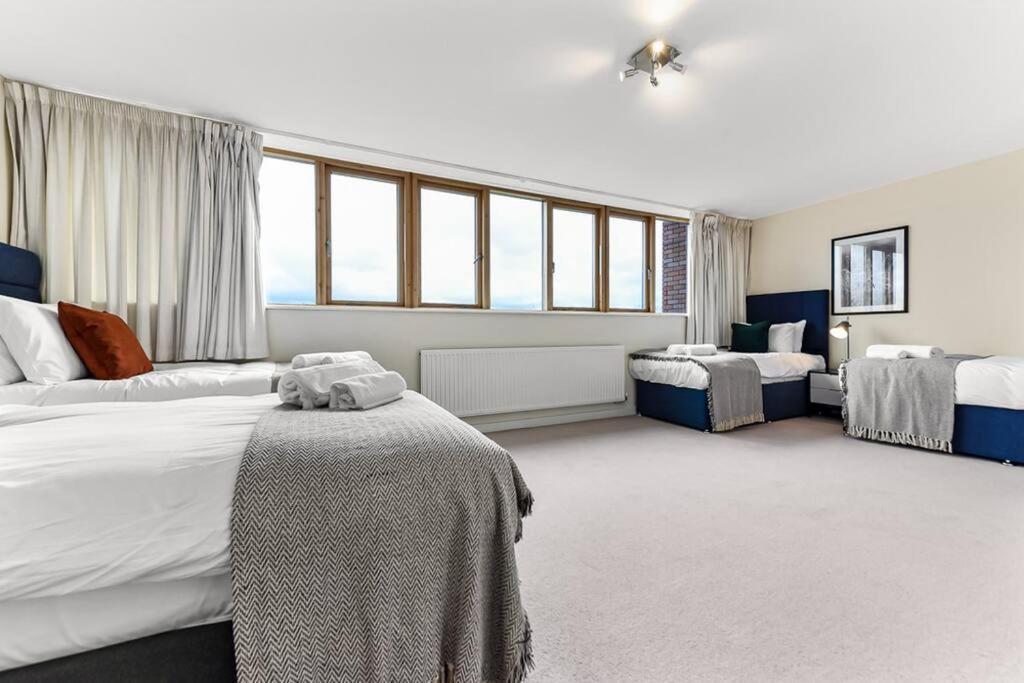 Large Group & Contractor Booking! Duplex W/Parking Milton Keynes Dış mekan fotoğraf