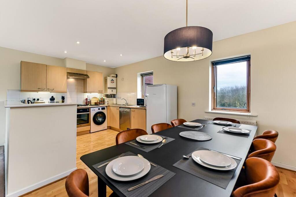 Large Group & Contractor Booking! Duplex W/Parking Milton Keynes Dış mekan fotoğraf