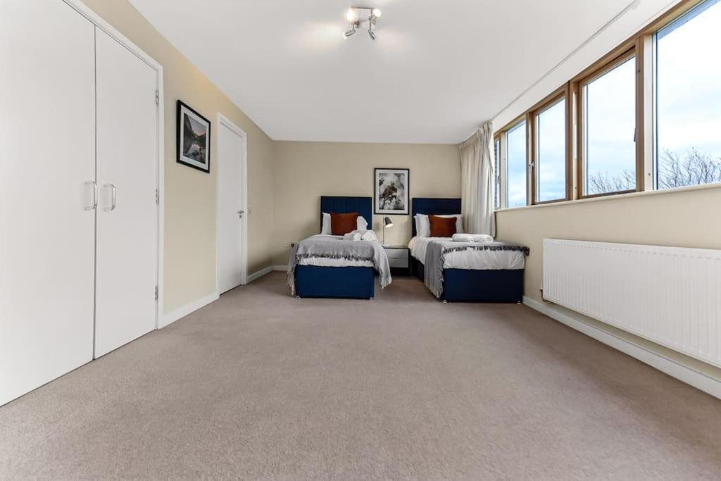Large Group & Contractor Booking! Duplex W/Parking Milton Keynes Dış mekan fotoğraf