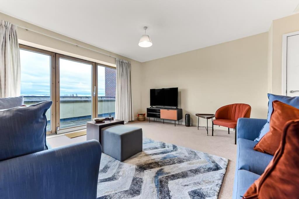 Large Group & Contractor Booking! Duplex W/Parking Milton Keynes Dış mekan fotoğraf